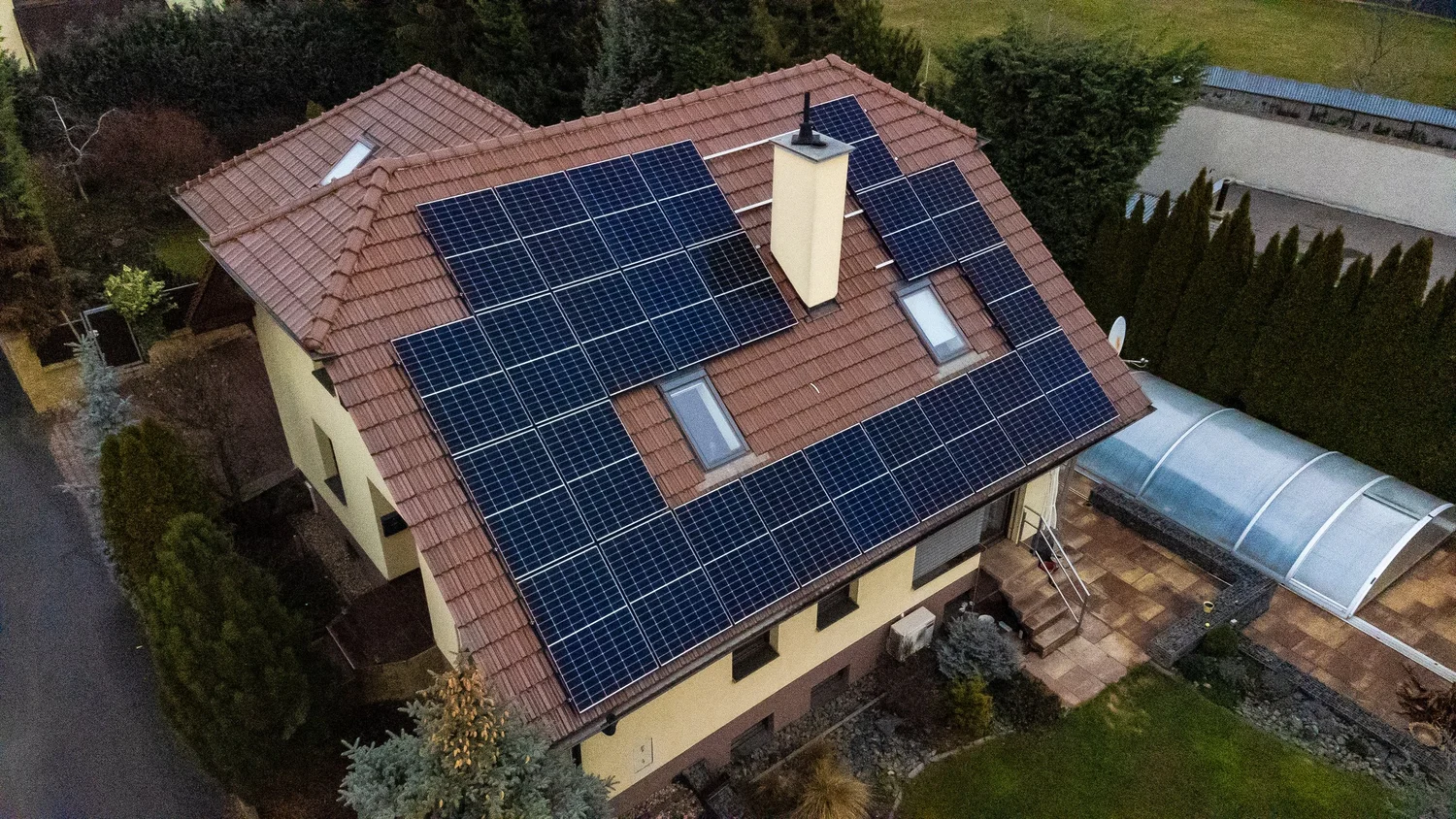 Fotovoltaická elektrárna Rajhrad, letecký pohled