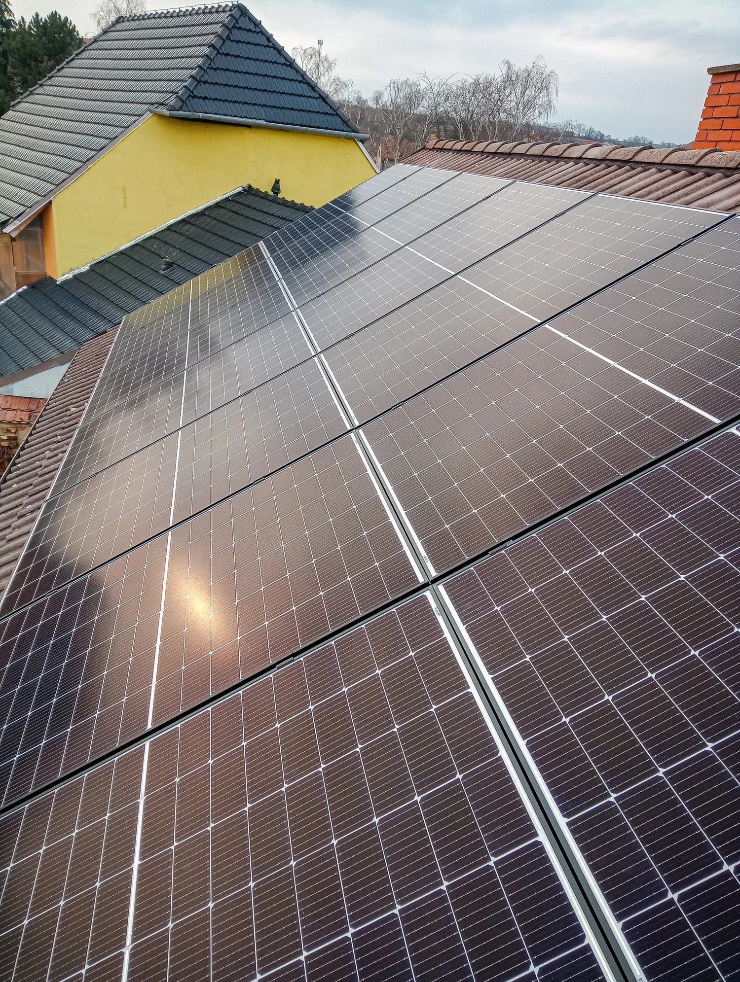 Fotovoltaická elektrárna Hovorany, fotografie z realizace